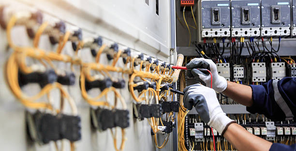 Professional Electrician technician working in Big Rapids, MI